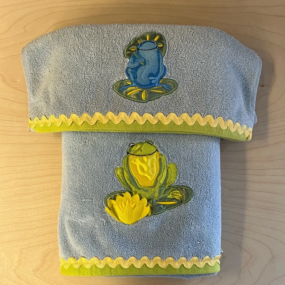 Blue and Yellow Frog Embroidered Bath Towel Set